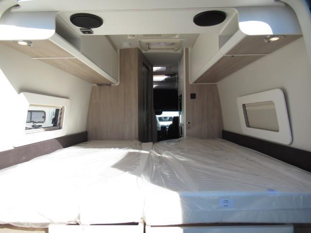 キャンピングカー バンコン ﾍﾞﾝﾂ　ｽﾌﾟﾘﾝﾀｰ417CDI　KABEVAN 690LB