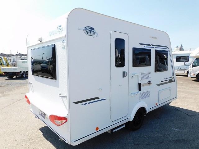 キャンピングカー トレーラー ﾄﾘｶﾞﾉ ｴﾒﾛｰﾄﾞ376VIP2.0 牽引免許不要