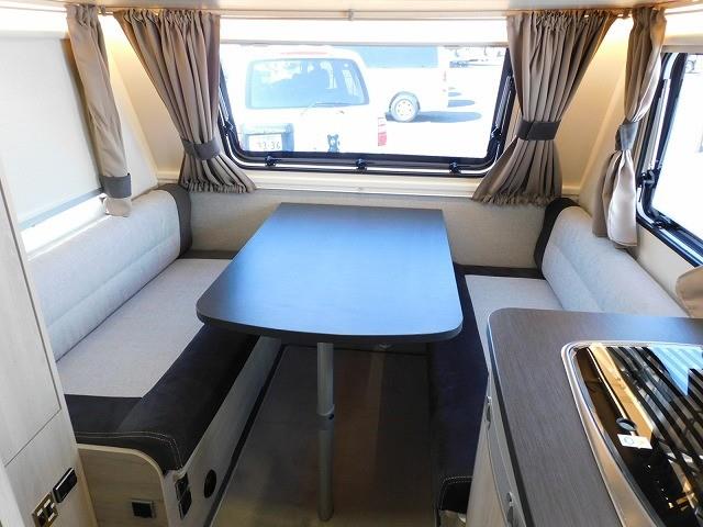 キャンピングカー トレーラー ﾄﾘｶﾞﾉ ｴﾒﾛｰﾄﾞ376VIP2.0 牽引免許不要