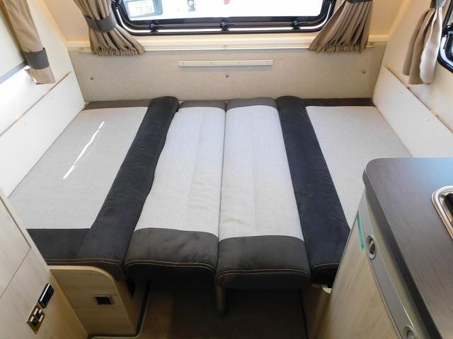 キャンピングカー トレーラー ﾄﾘｶﾞﾉ ｴﾒﾛｰﾄﾞ376VIP2.0 牽引免許不要