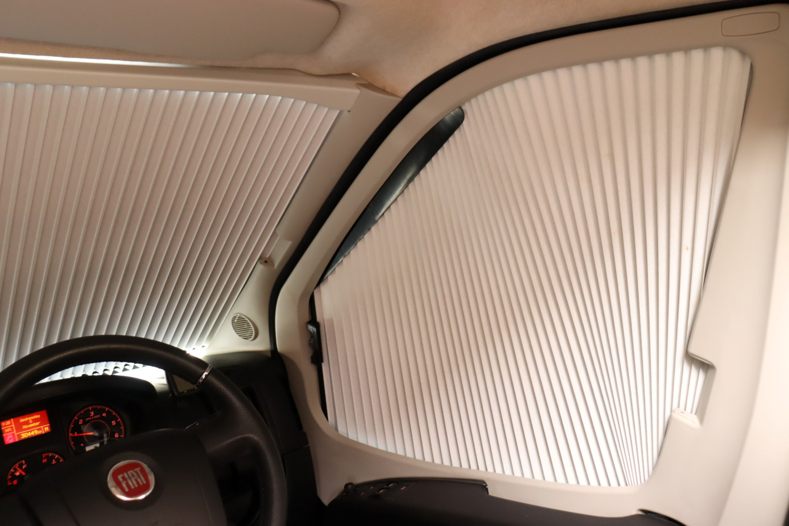 キャンピングカー バンコン ﾃﾞｭｶﾄ ﾛｰﾗｰﾁｰﾑ ﾘﾋﾞﾝｸﾞｽﾄﾝ5