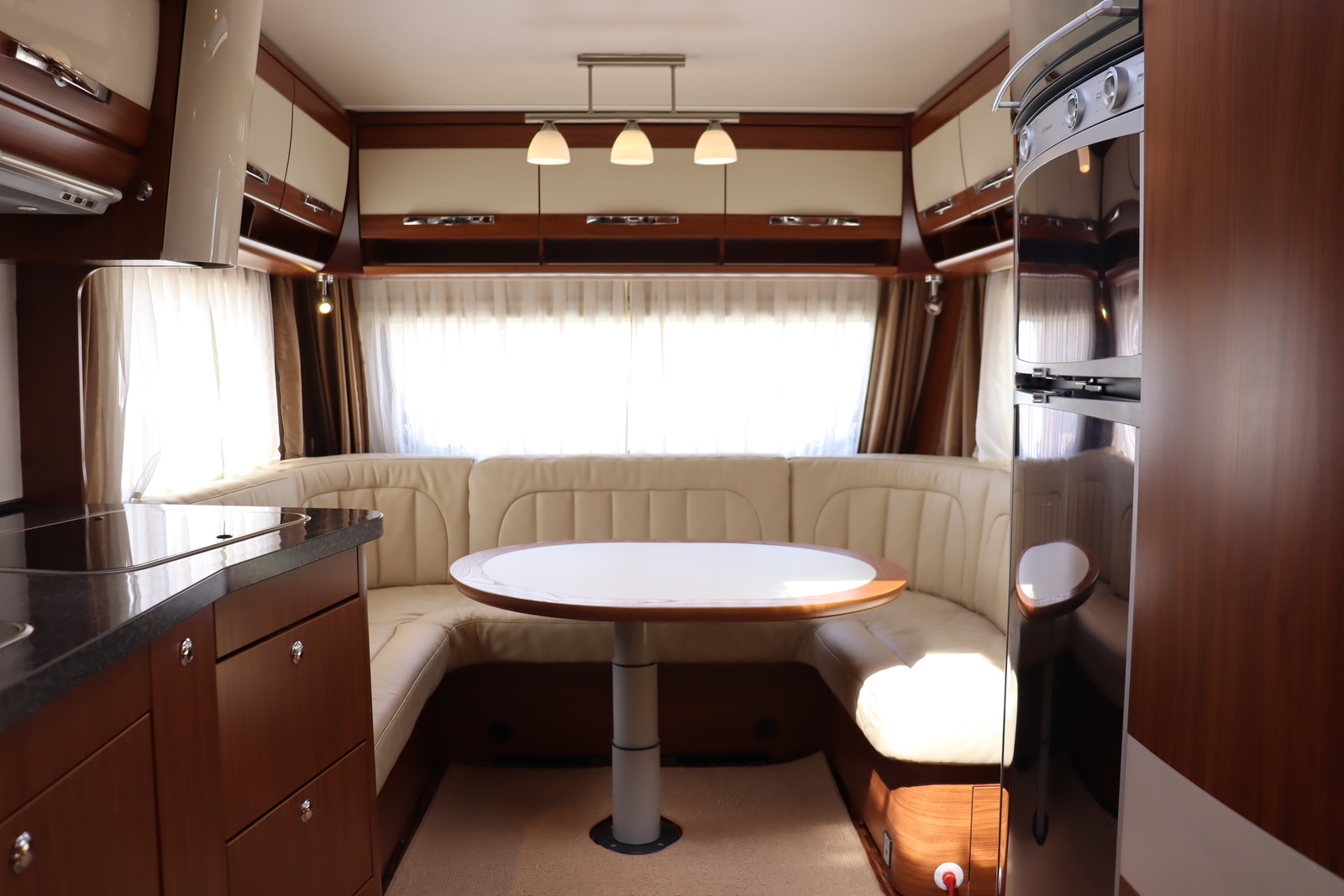 キャンピングカー トレーラー ﾊｲﾏｰ ﾉｳﾞｧS　家庭用ｴｱｺﾝ