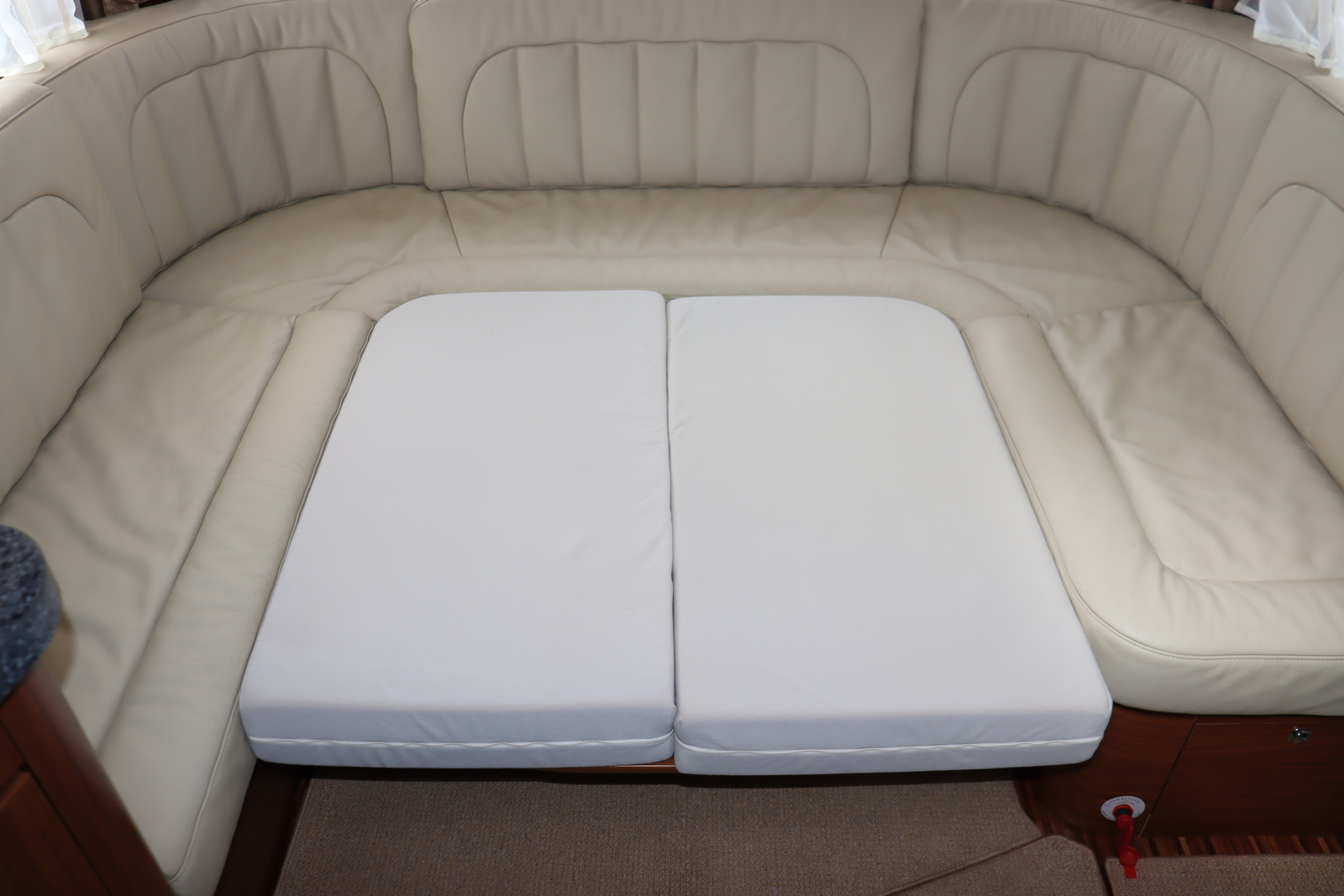 キャンピングカー トレーラー ﾊｲﾏｰ ﾉｳﾞｧS　家庭用ｴｱｺﾝ