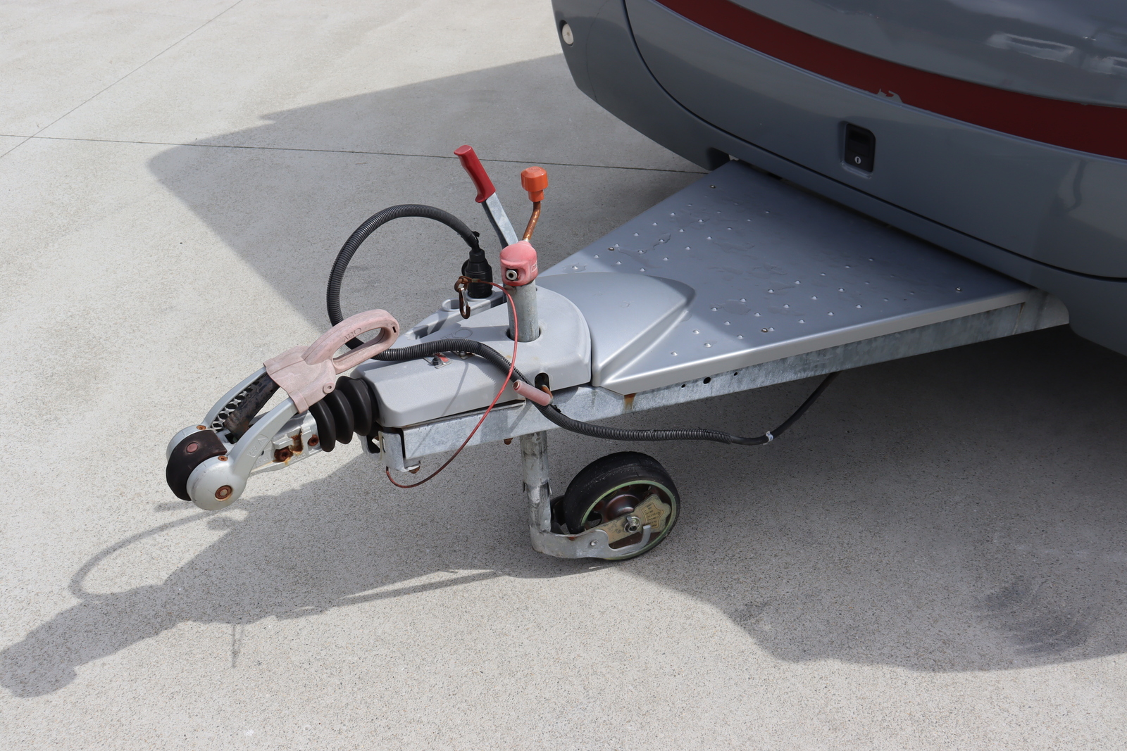 キャンピングカー トレーラー ﾊｲﾏｰ ﾉｳﾞｧS　家庭用ｴｱｺﾝ