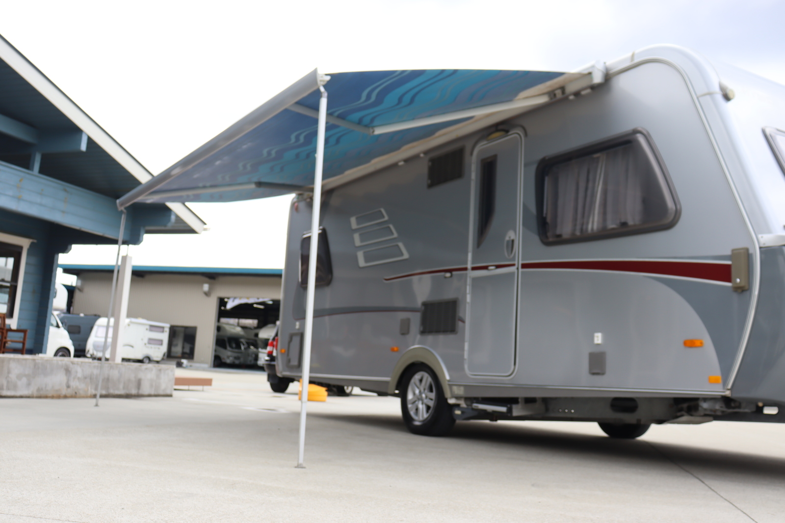 キャンピングカー トレーラー ﾊｲﾏｰ ﾉｳﾞｧS　家庭用ｴｱｺﾝ