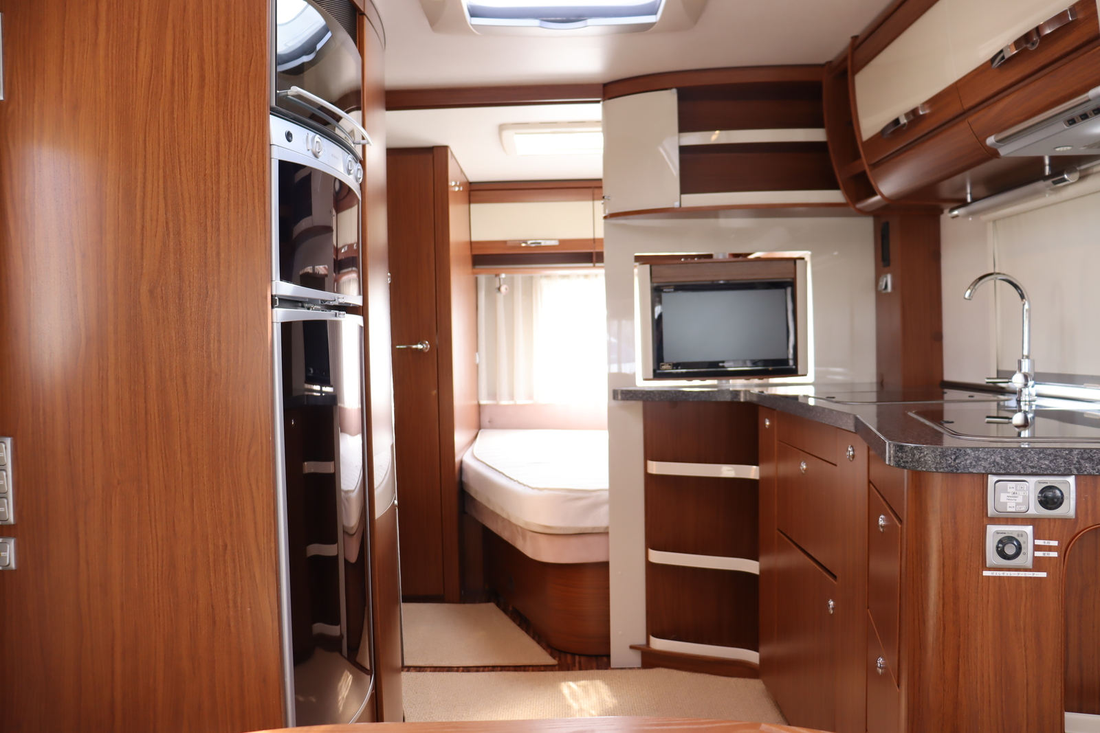 キャンピングカー トレーラー ﾊｲﾏｰ ﾉｳﾞｧS　家庭用ｴｱｺﾝ