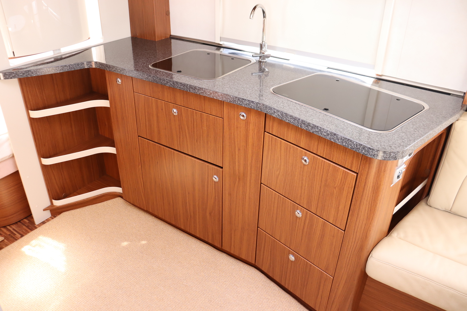 キャンピングカー トレーラー ﾊｲﾏｰ ﾉｳﾞｧS　家庭用ｴｱｺﾝ