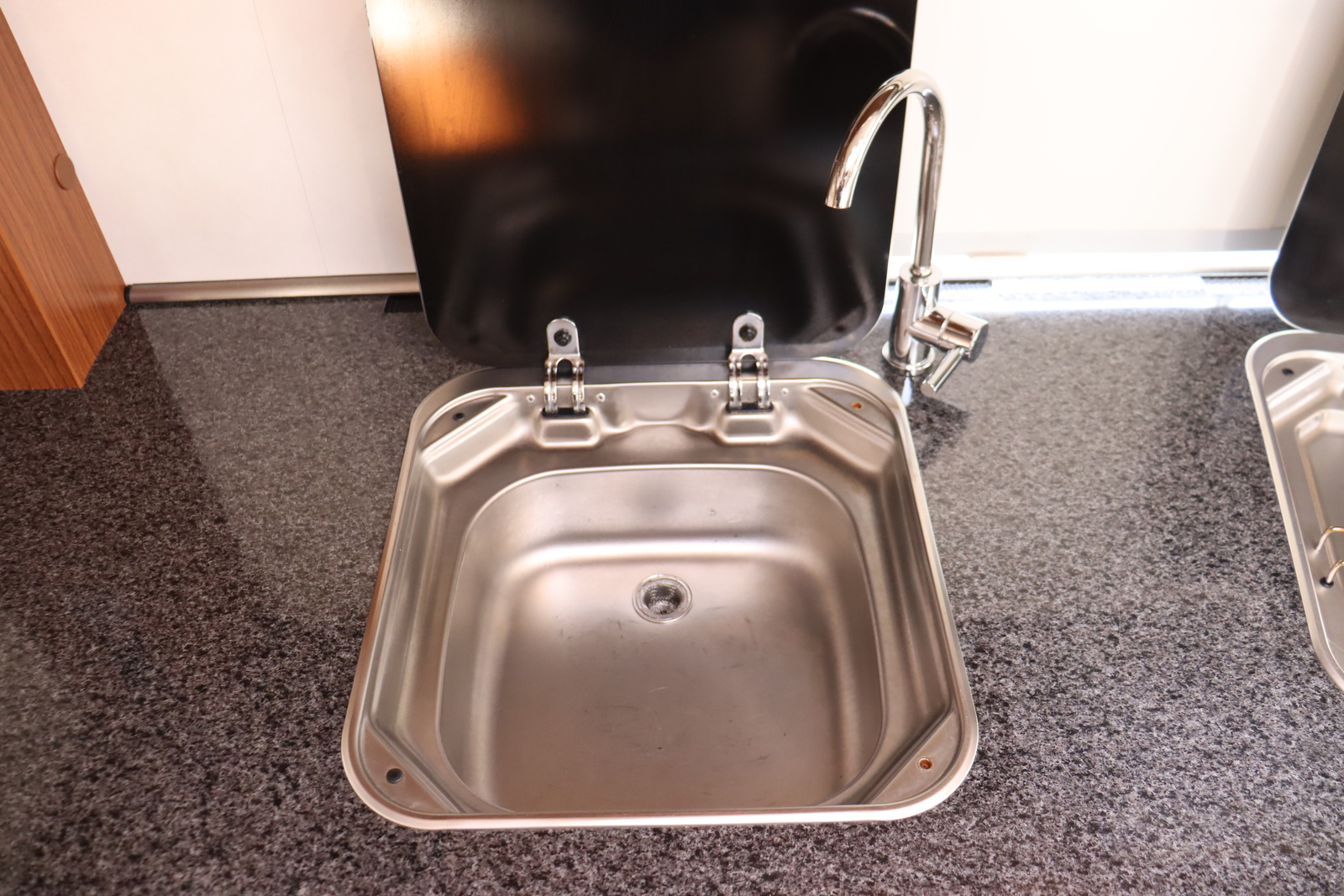 キャンピングカー トレーラー ﾊｲﾏｰ ﾉｳﾞｧS　家庭用ｴｱｺﾝ