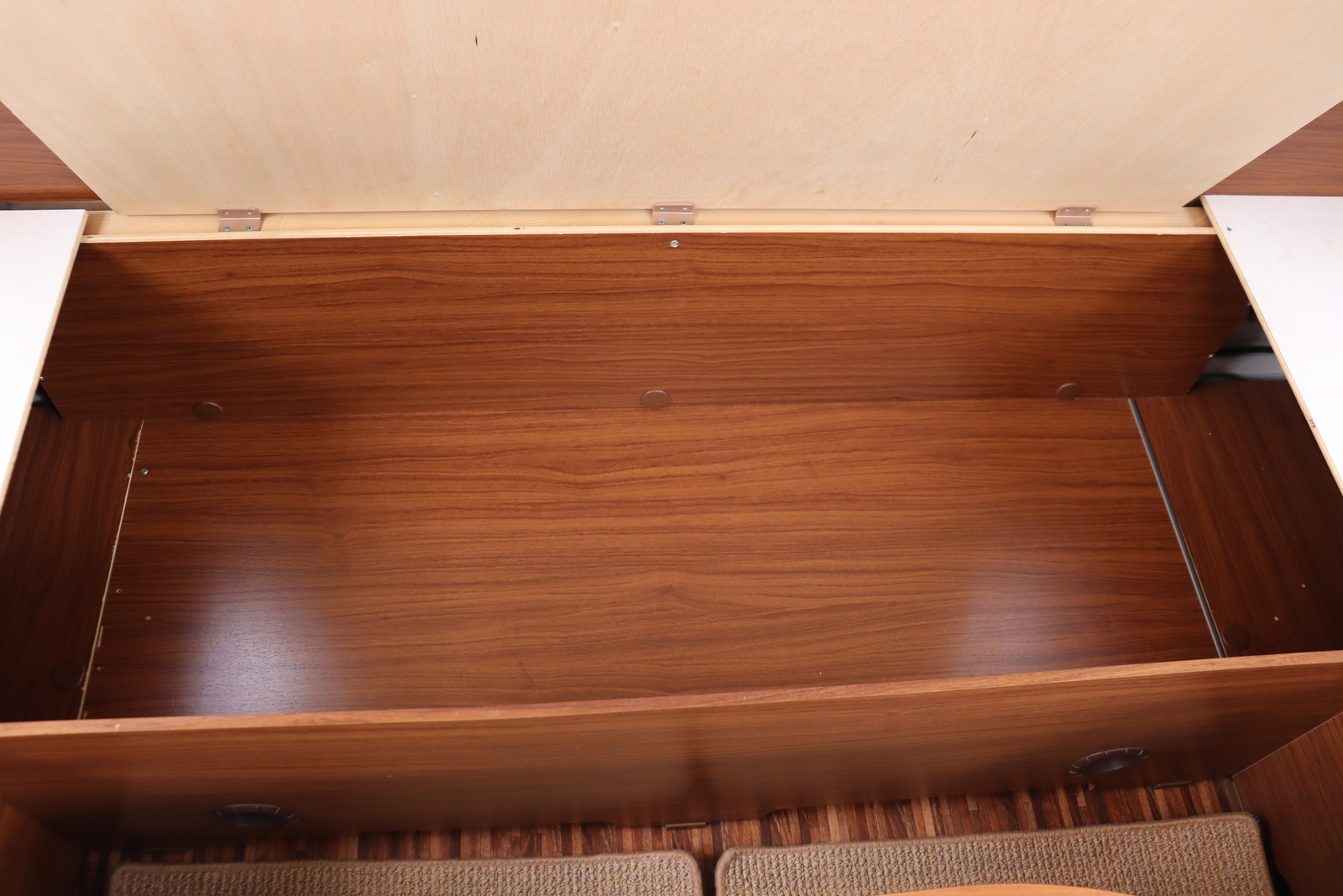 キャンピングカー トレーラー ﾊｲﾏｰ ﾉｳﾞｧS　家庭用ｴｱｺﾝ