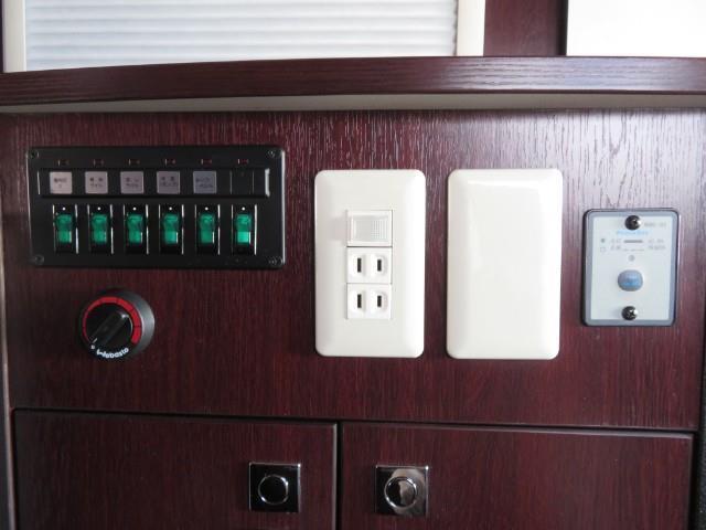 キャンピングカー キャブコン ｶﾑﾛｰﾄﾞﾅｯﾂRV ｸﾚｿﾝﾎﾞﾔｰｼﾞｭ ｴﾎﾞﾗｲﾄ