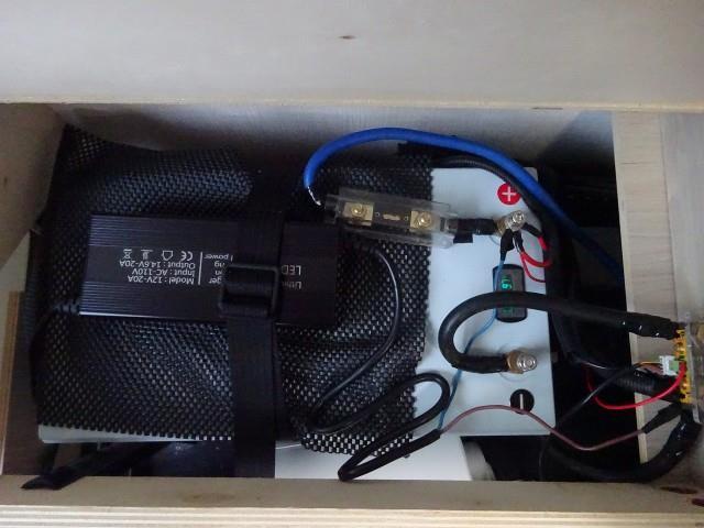 キャンピングカー トレーラー ﾄﾘｶﾞﾉ ｴﾒﾛｰﾄﾞ406VP 灯油FF ﾘﾁｳﾑBT