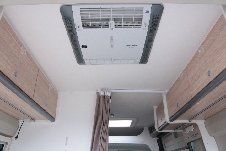 キャンピングカー バンコン ﾃﾞｭｶﾄ ｻﾝﾗｲﾄｸﾘﾌ 9AT ﾙｰﾌｴｱｺﾝ