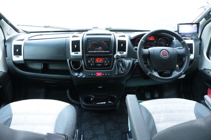 キャンピングカー バンコン ﾃﾞｭｶﾄ ｻﾝﾗｲﾄｸﾘﾌ 9AT ﾙｰﾌｴｱｺﾝ