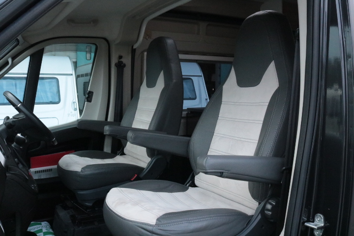 キャンピングカー バンコン ﾃﾞｭｶﾄ ｻﾝﾗｲﾄｸﾘﾌ 9AT ﾙｰﾌｴｱｺﾝ