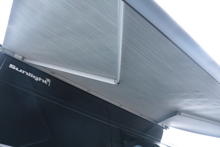 キャンピングカー バンコン ﾃﾞｭｶﾄ ｻﾝﾗｲﾄｸﾘﾌ 9AT ﾙｰﾌｴｱｺﾝ