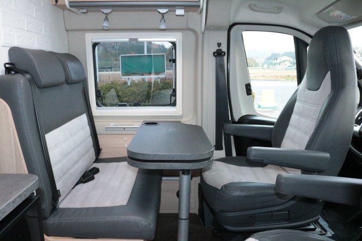 キャンピングカー バンコン ﾃﾞｭｶﾄ ｻﾝﾗｲﾄｸﾘﾌ 9AT ﾙｰﾌｴｱｺﾝ