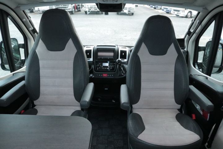 キャンピングカー バンコン ﾃﾞｭｶﾄ ｻﾝﾗｲﾄｸﾘﾌ 9AT ﾙｰﾌｴｱｺﾝ