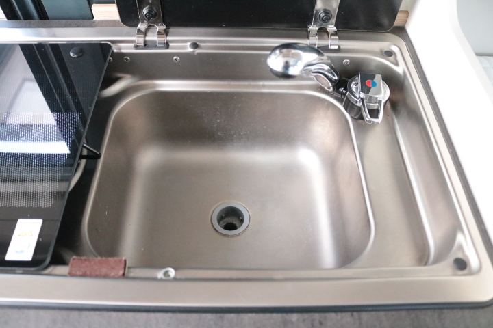 キャンピングカー バンコン ﾃﾞｭｶﾄ ｻﾝﾗｲﾄｸﾘﾌ 9AT ﾙｰﾌｴｱｺﾝ