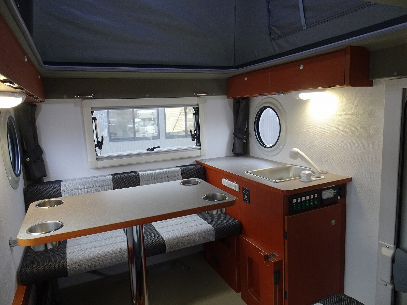 キャンピングカー 軽キャンパー ｷｬﾘｲ ｲﾝﾃﾞｨｱﾅRV ｲﾝﾃﾞｨ727 4WD