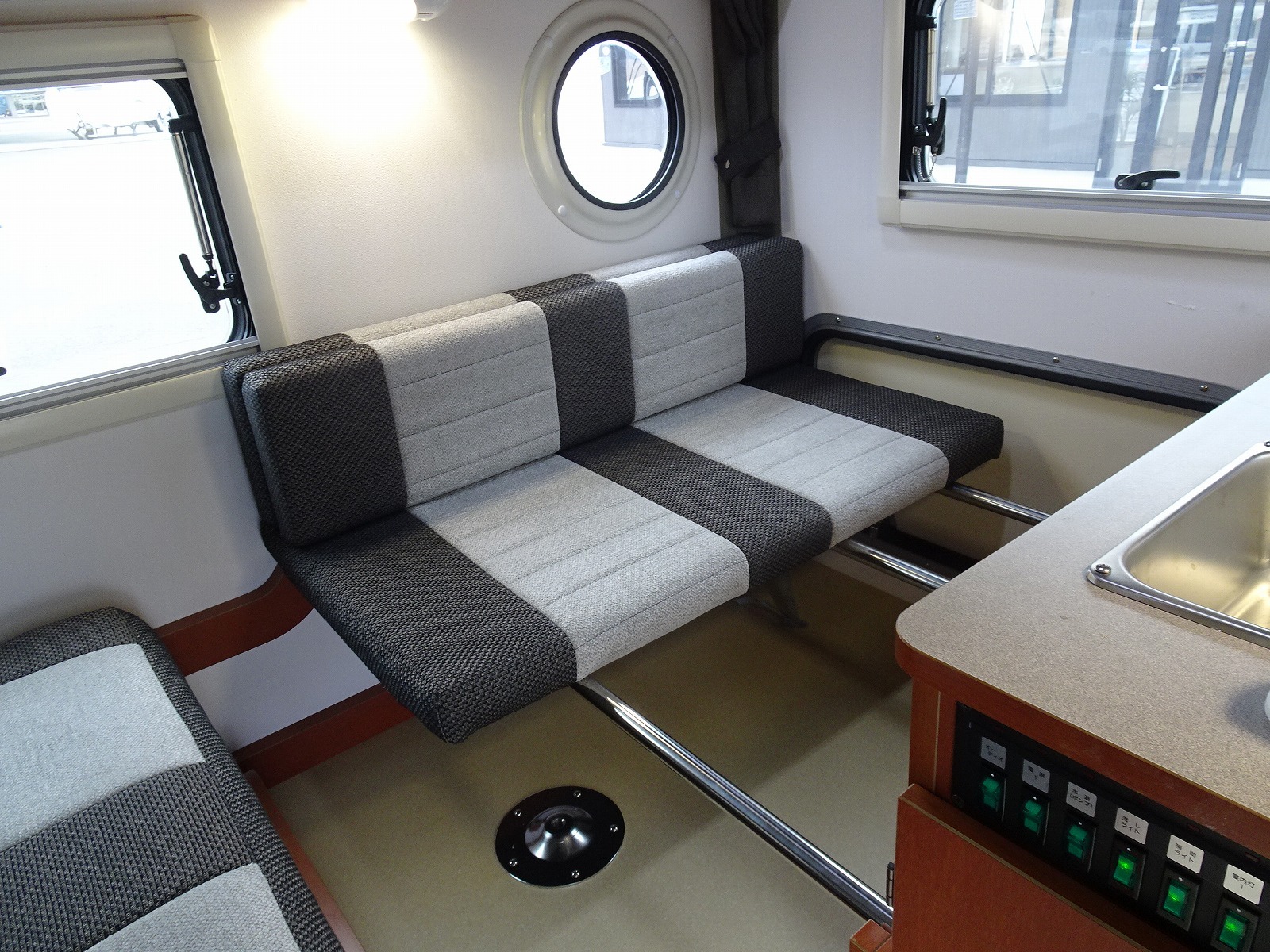 キャンピングカー 軽キャンパー ｷｬﾘｲ ｲﾝﾃﾞｨｱﾅRV ｲﾝﾃﾞｨ727 4WD