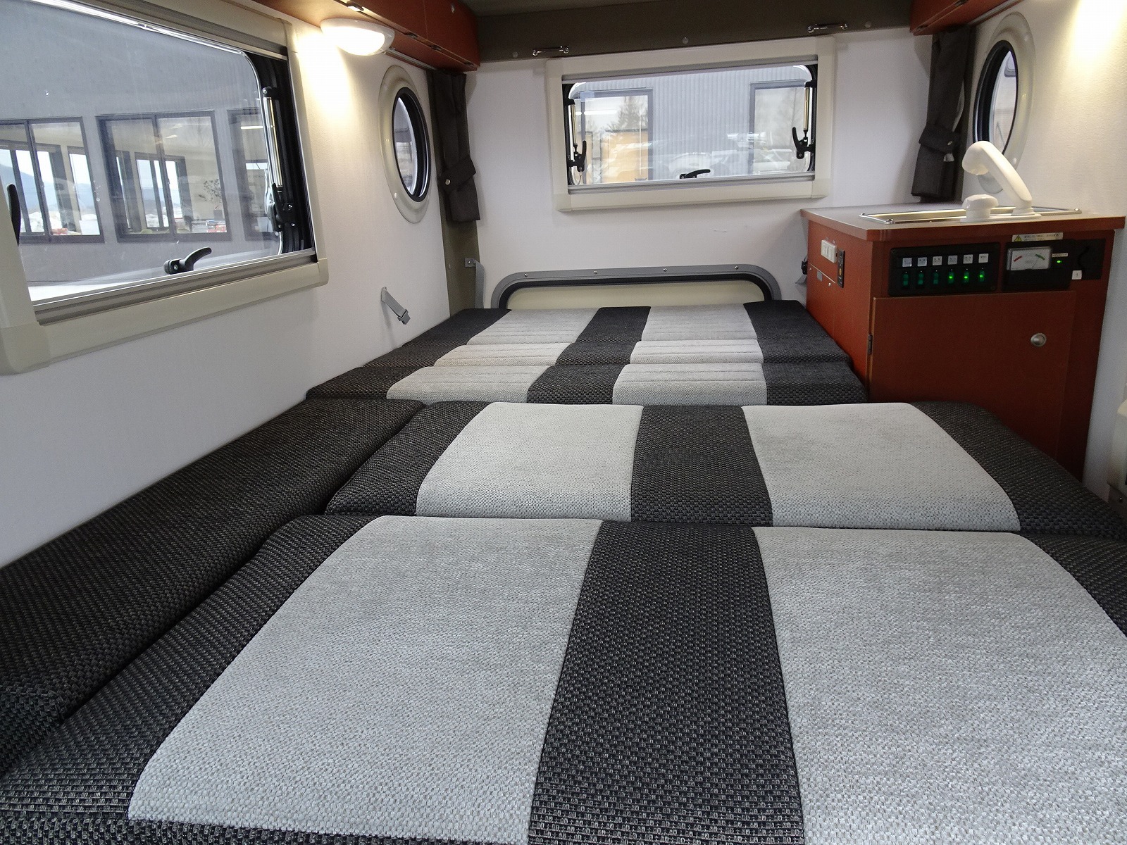 キャンピングカー 軽キャンパー ｷｬﾘｲ ｲﾝﾃﾞｨｱﾅRV ｲﾝﾃﾞｨ727 4WD