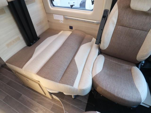 キャンピングカー バンコン ﾃﾞｭｶﾄ ﾛｰﾗｰﾁｰﾑ ﾘﾋﾞﾝｸﾞｽﾄｰﾝK2 新車