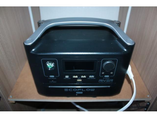 キャンピングカー トレーラー ｱﾄﾞﾘｱ ｱﾋﾞﾊﾞ330DT ｳｨﾝﾄﾞｴｱｺﾝ FF