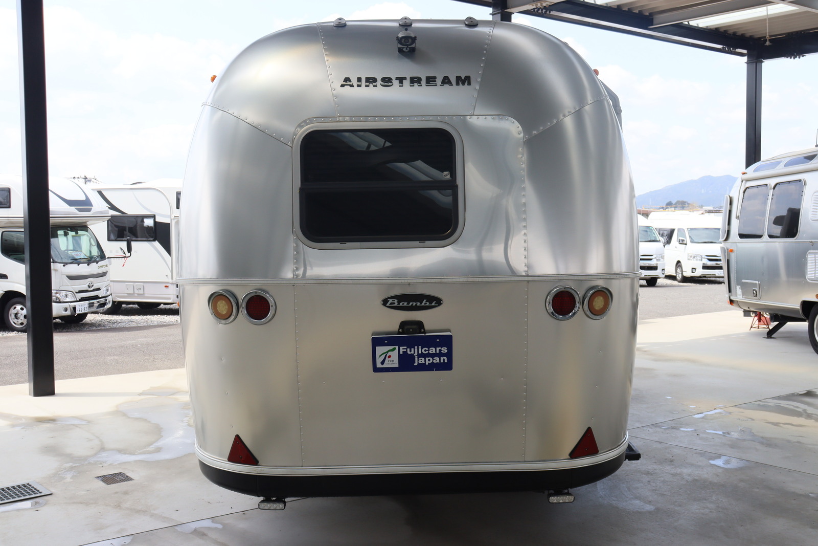 キャンピングカー トレーラー ｴｱｽﾄﾘｰﾑ ｽﾎﾟｰﾂ22FB