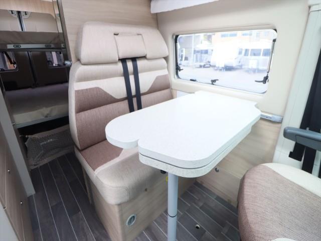キャンピングカー バンコン ﾃﾞｭｶﾄ ﾛｰﾗｰﾁｰﾑ ﾘﾋﾞﾝｸﾞｽﾄｰﾝ5 新車即納