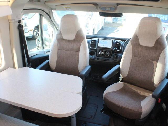 キャンピングカー バンコン ﾛｰﾗｰﾁｰﾑ ﾘﾋﾞﾝｸﾞｽﾄｰﾝ5 新車即納
