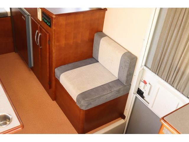 キャンピングカー キャブコン ｶﾑﾛｰﾄﾞ 東和ﾓｰﾀｰｽ ｳﾞｫｰﾝR2B 2段ﾍﾞｯﾄ