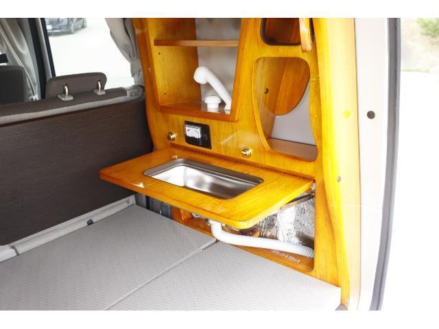 キャンピングカー 軽キャンパー ｴﾌﾞﾘｲ ｵｰﾄﾜﾝ 給電くん ｿｰﾗｰ 4WD