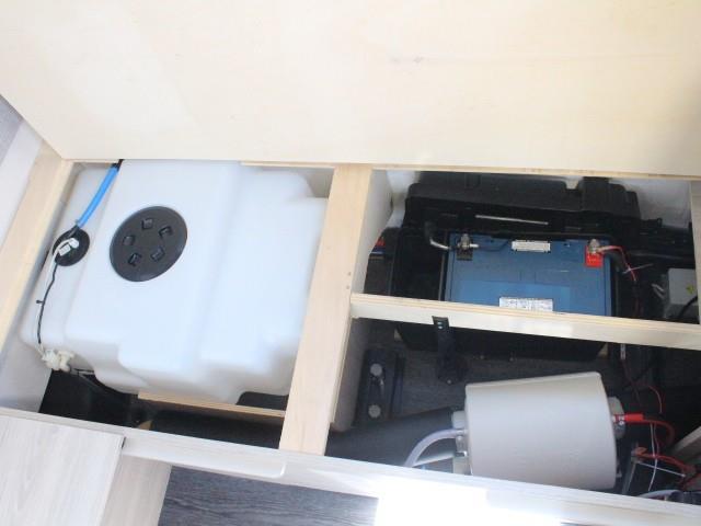 キャンピングカー トレーラー ﾄﾘｶﾞﾉ ｴﾒﾛｰﾄﾞ406V 窓AC FF 牽引免許不要