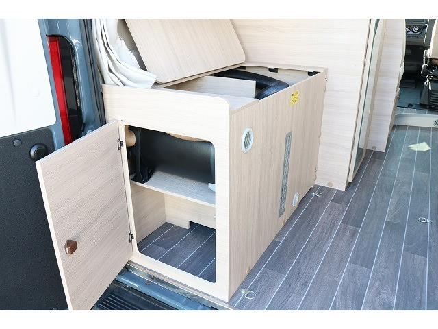 キャンピングカー バンコン ﾃﾞｭｶﾄ ﾛｰﾗｰﾁｰﾑ ﾘﾋﾞﾝｸﾞｽﾄｰﾝK2 新車
