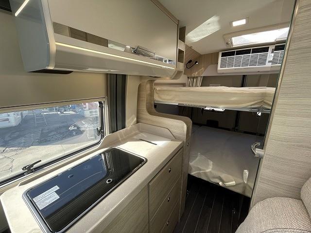 キャンピングカー バンコン ﾃﾞｭｶﾄ ﾛｰﾗｰﾁｰﾑ ﾘﾋﾞﾝｸﾞｽﾄｰﾝKJ 新車