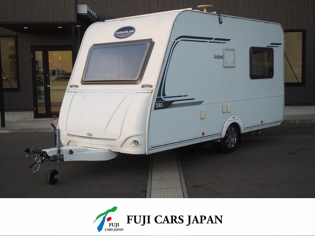 キャンピングカー トレーラー トリガノ アンタレス390Vプレミアム 窓エアコン