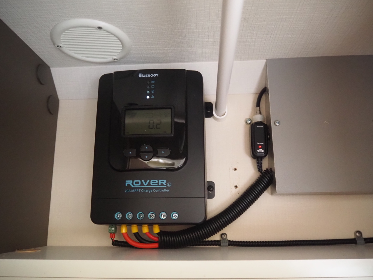 キャンピングカー トレーラー ﾄﾘｶﾞﾉ ｱﾝﾀﾚｽ390Vﾌﾟﾚﾐｱﾑ 窓ｴｱｺﾝ