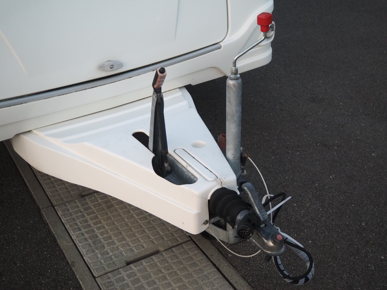 キャンピングカー トレーラー ﾄﾘｶﾞﾉ ｱﾝﾀﾚｽ390Vﾌﾟﾚﾐｱﾑ 窓ｴｱｺﾝ