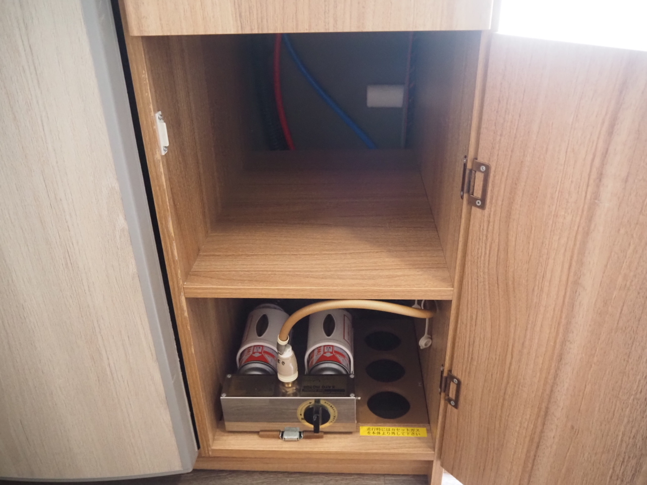 キャンピングカー トレーラー ﾄﾘｶﾞﾉ ｱﾝﾀﾚｽ390Vﾌﾟﾚﾐｱﾑ 窓ｴｱｺﾝ