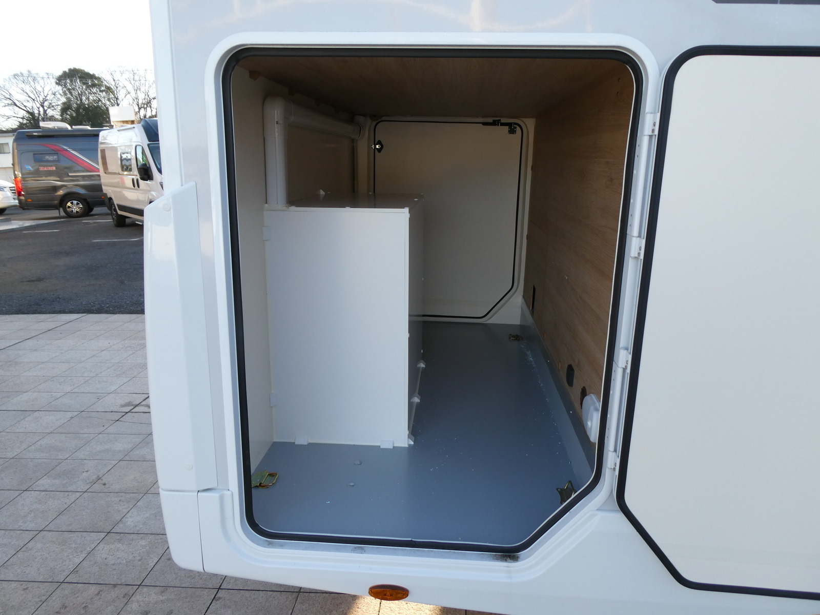 キャンピングカー キャブコン ﾛｰﾗｰﾁｰﾑ　ｾﾞﾌｨｰﾛ　285TL　9速AT　新車即納