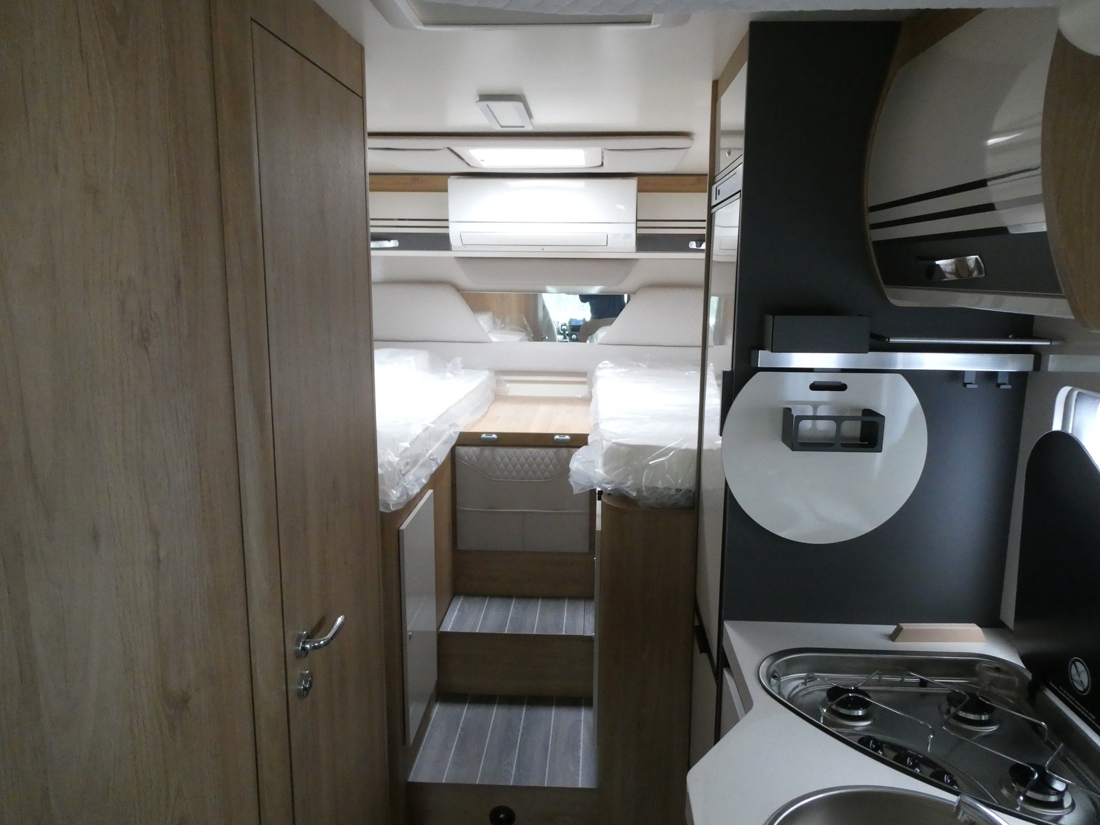 キャンピングカー キャブコン ﾛｰﾗｰﾁｰﾑ　ｾﾞﾌｨｰﾛ　285TL　9速AT　新車即納