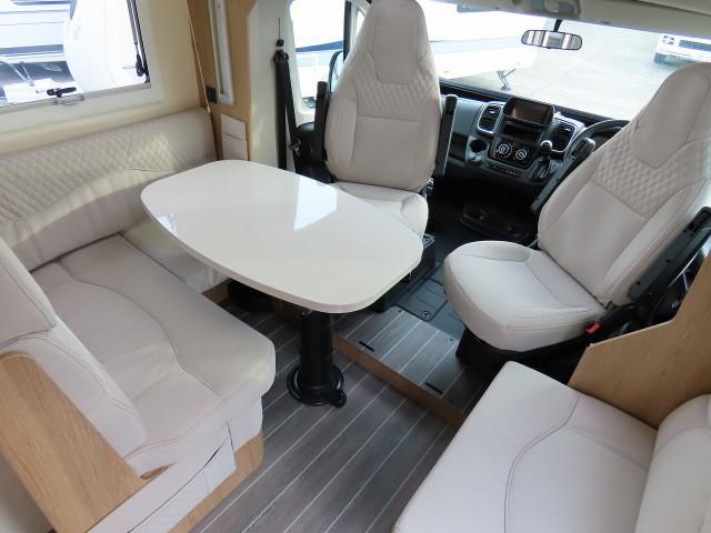 キャンピングカー キャブコン ﾃﾞｭｶﾄ ﾛｰﾗｰﾁｰﾑ製ｾﾞﾌｨｰﾛ285TL新車即納