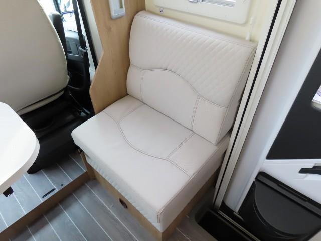 キャンピングカー キャブコン ﾃﾞｭｶﾄ ﾛｰﾗｰﾁｰﾑ製ｾﾞﾌｨｰﾛ285TL新車即納