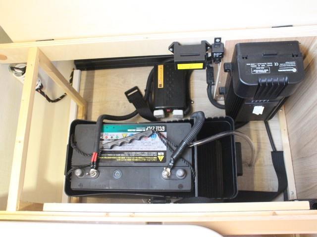 キャンピングカー トレーラー ﾄﾘｶﾞﾉ ｴﾒﾛｰﾄﾞ376VP 窓AC FF 牽引不要