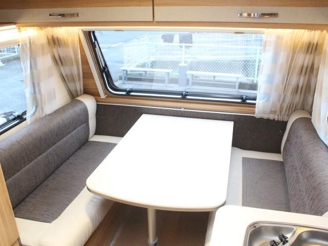 キャンピングカー トレーラー ﾄﾘｶﾞﾉ ｴﾒﾛｰﾄﾞ376VP 窓AC FF 牽引不要