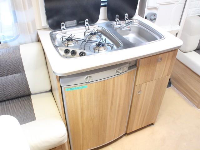 キャンピングカー トレーラー ﾄﾘｶﾞﾉ ｴﾒﾛｰﾄﾞ376VP 窓AC FF 牽引不要