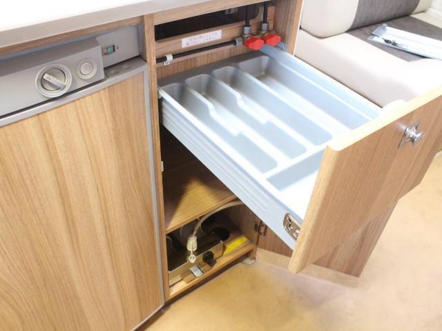キャンピングカー トレーラー ﾄﾘｶﾞﾉ ｴﾒﾛｰﾄﾞ376VP 窓AC FF 牽引不要