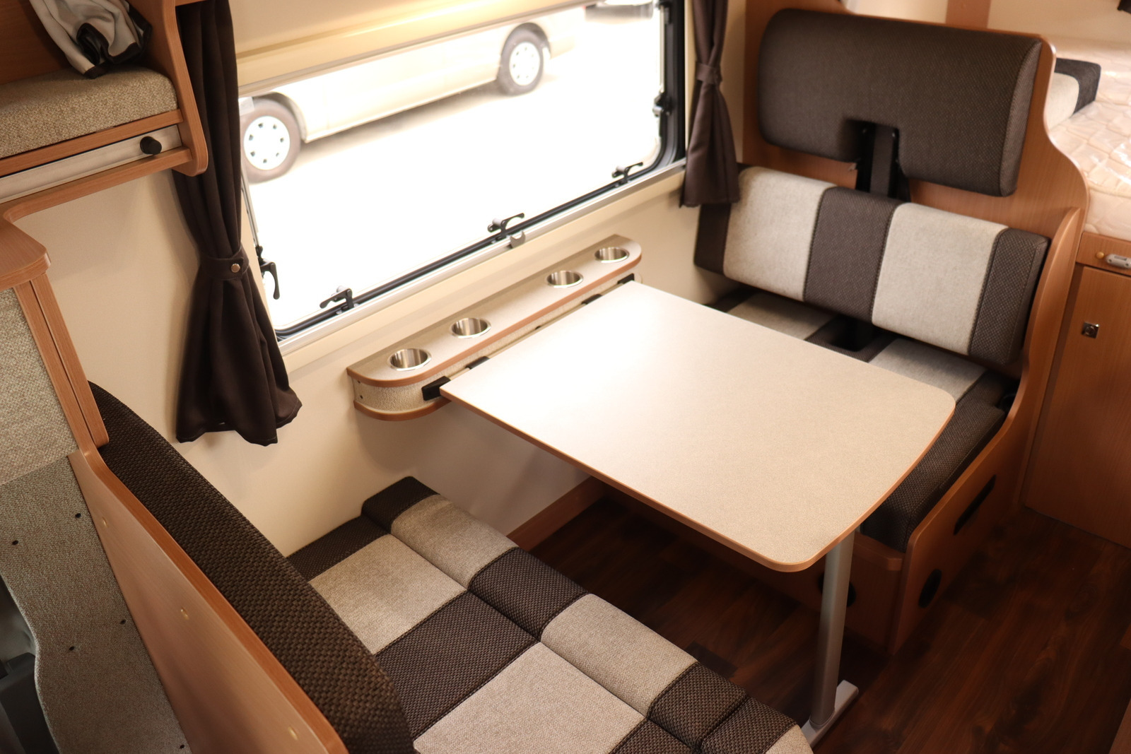 キャンピングカー キャブコン ｶﾑﾛｰﾄﾞﾌｼﾞｶｰｽﾞｼﾞｬﾊﾟﾝﾉｳﾞｧX新車4WD