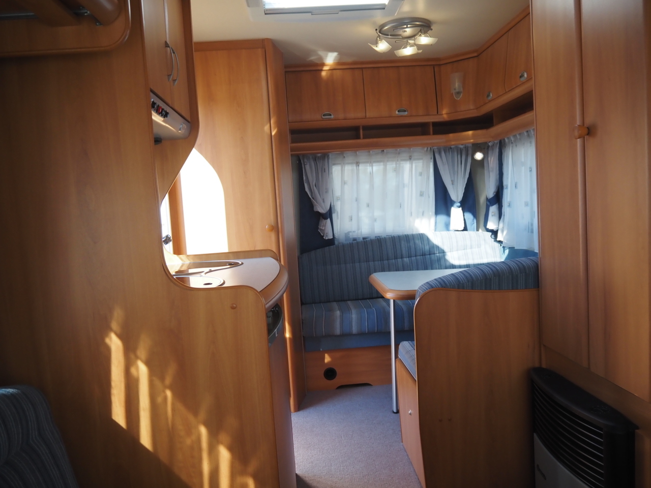 キャンピングカー トレーラー ﾎﾋﾞｰ ﾃﾞﾗｯｸｽ 400SB 牽引免許不要