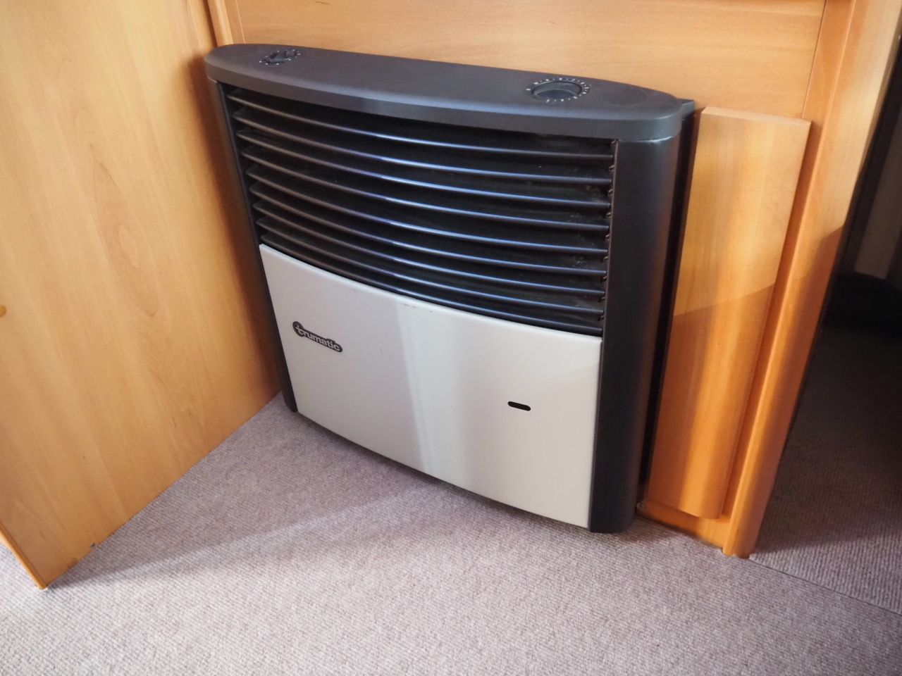 キャンピングカー トレーラー ﾎﾋﾞｰ ﾃﾞﾗｯｸｽ 400SB 牽引免許不要